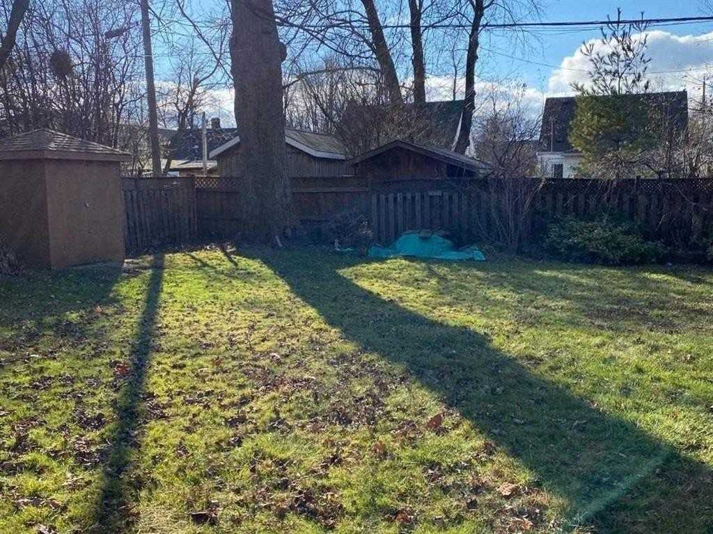23 Pleasantview Avenue