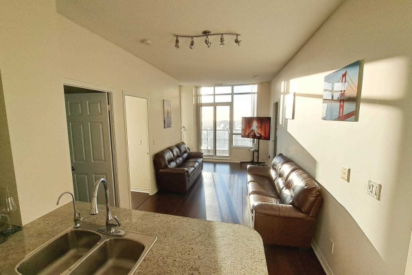 388 Prince Of Wales Dr, Mississauga