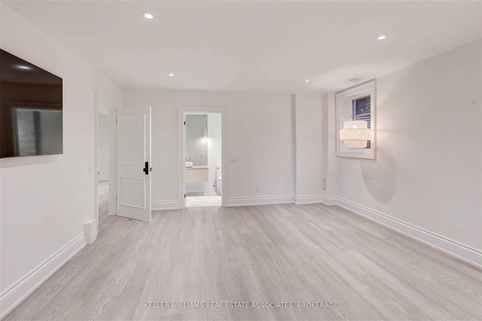 Listing W5881739 - Large Photo # 29