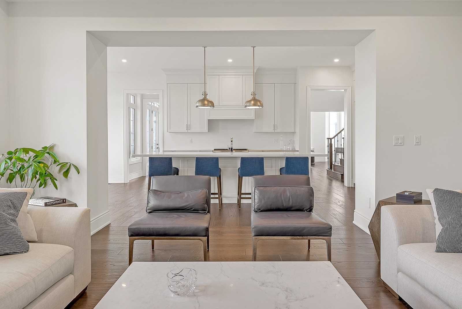 276 Amos Dr