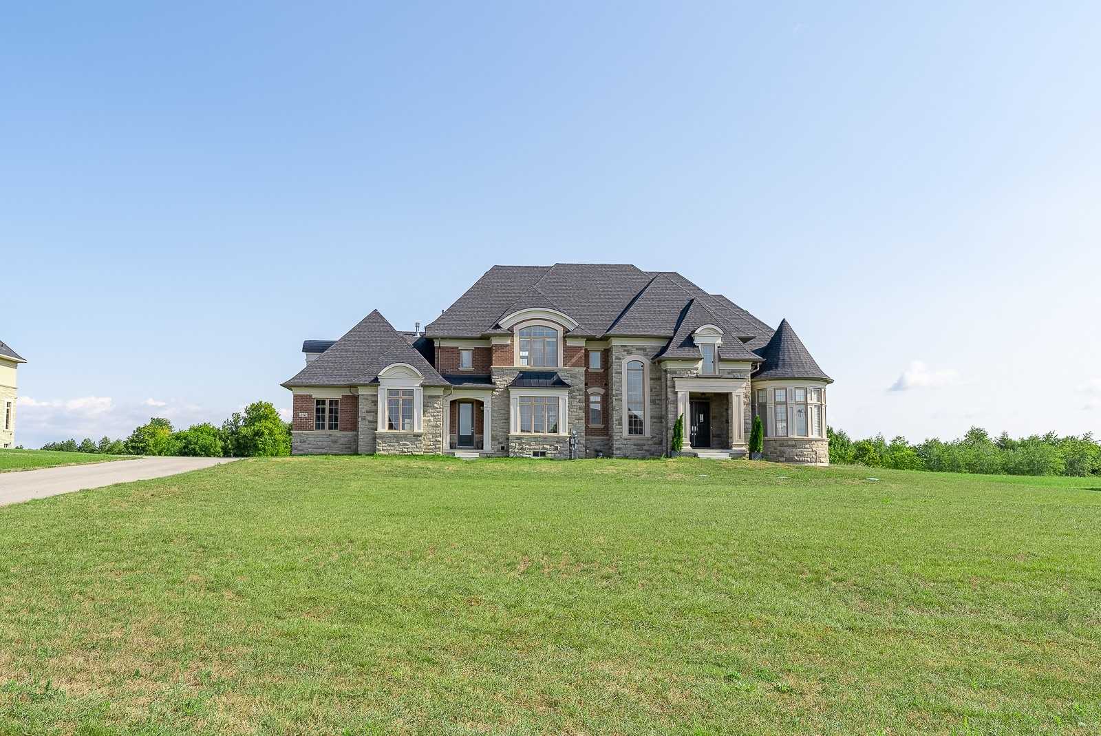 276 Amos Dr