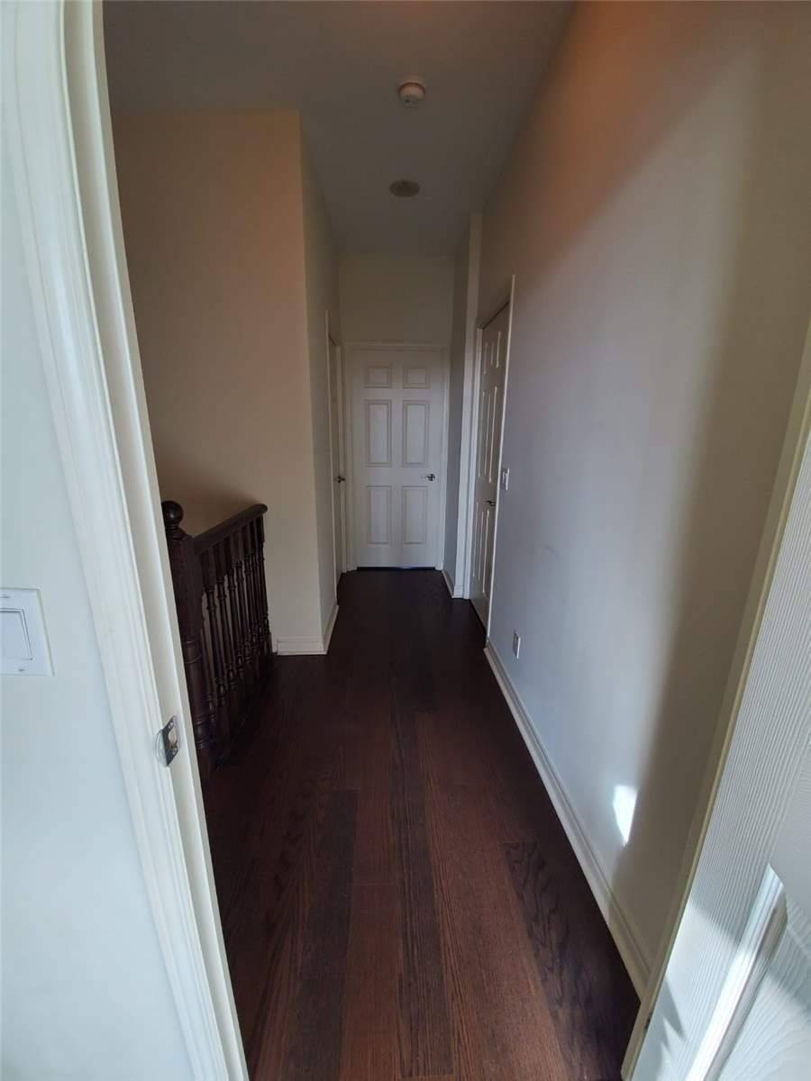339 Rathburn Rd W, #116