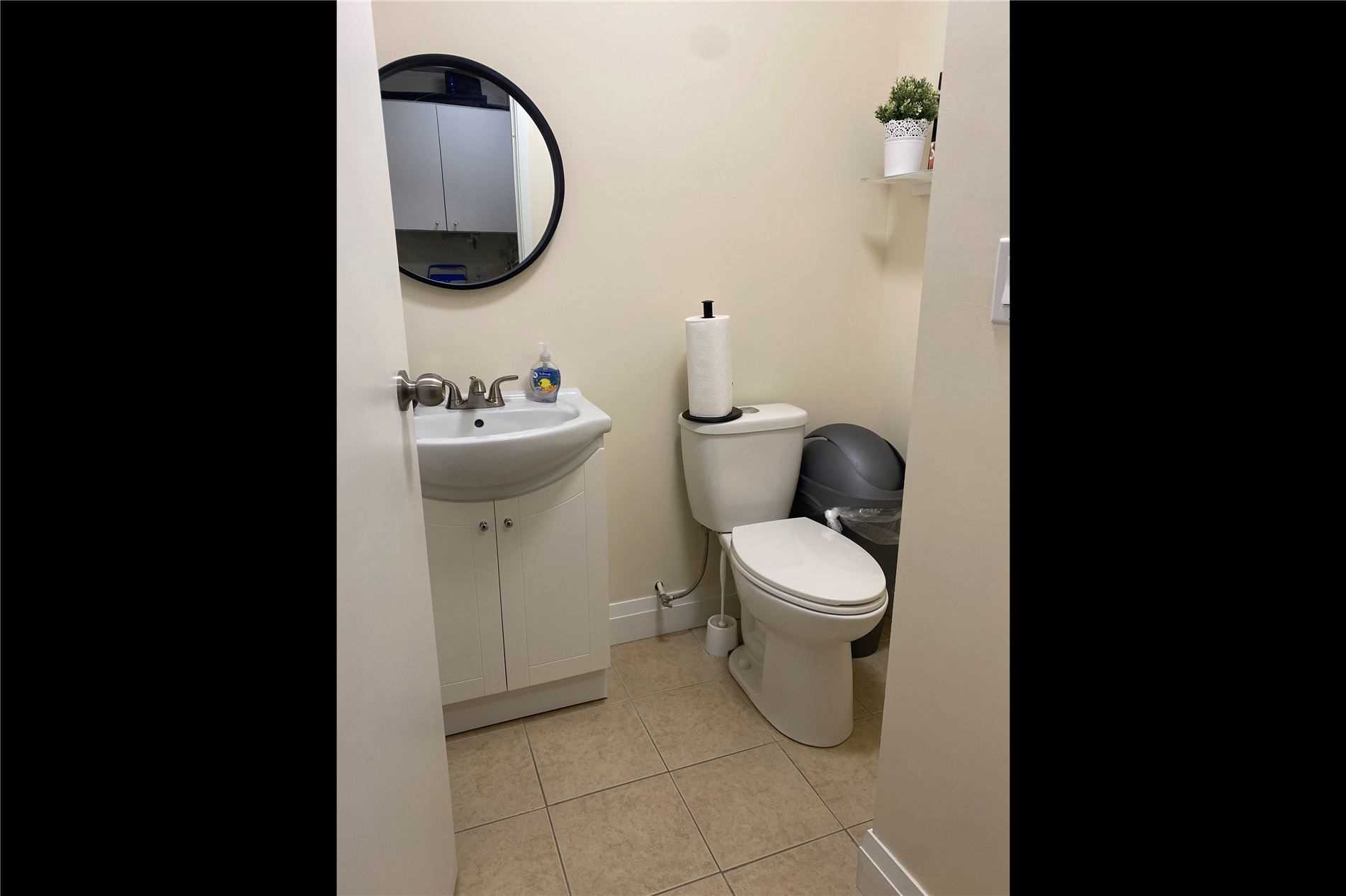 Listing W5882339 - Large Photo # 2