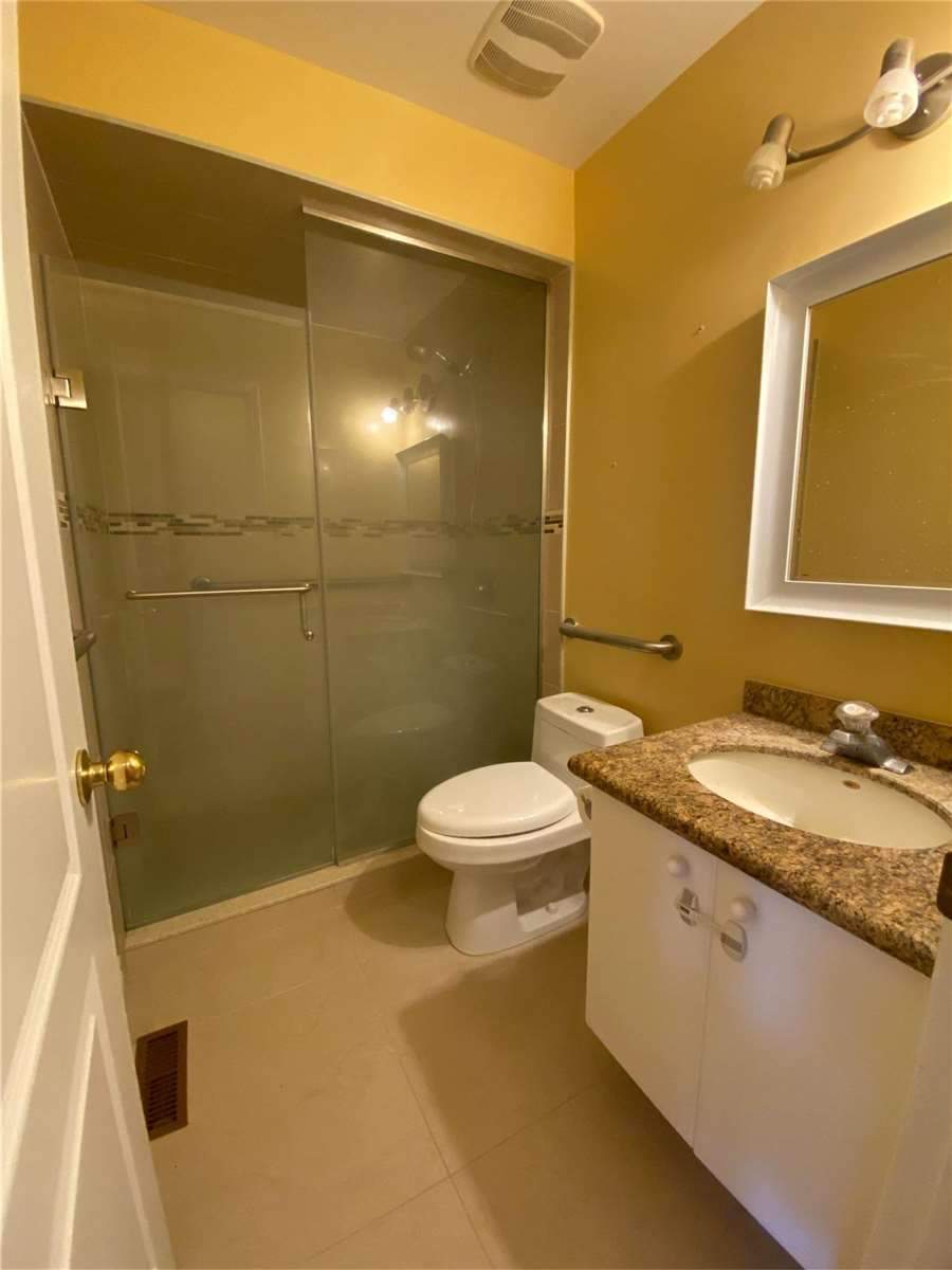 Listing W5882682 - Large Photo # 31