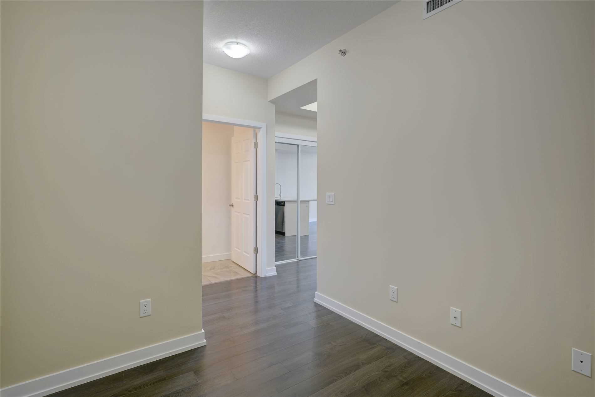 Listing W5882703 - Large Photo # 21