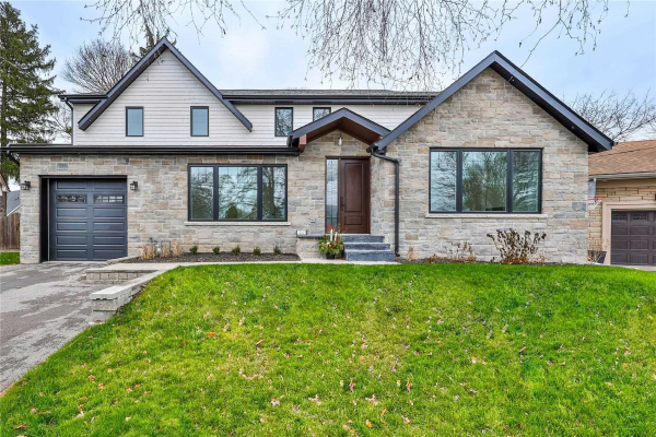 527 Oneida Dr, Burlington