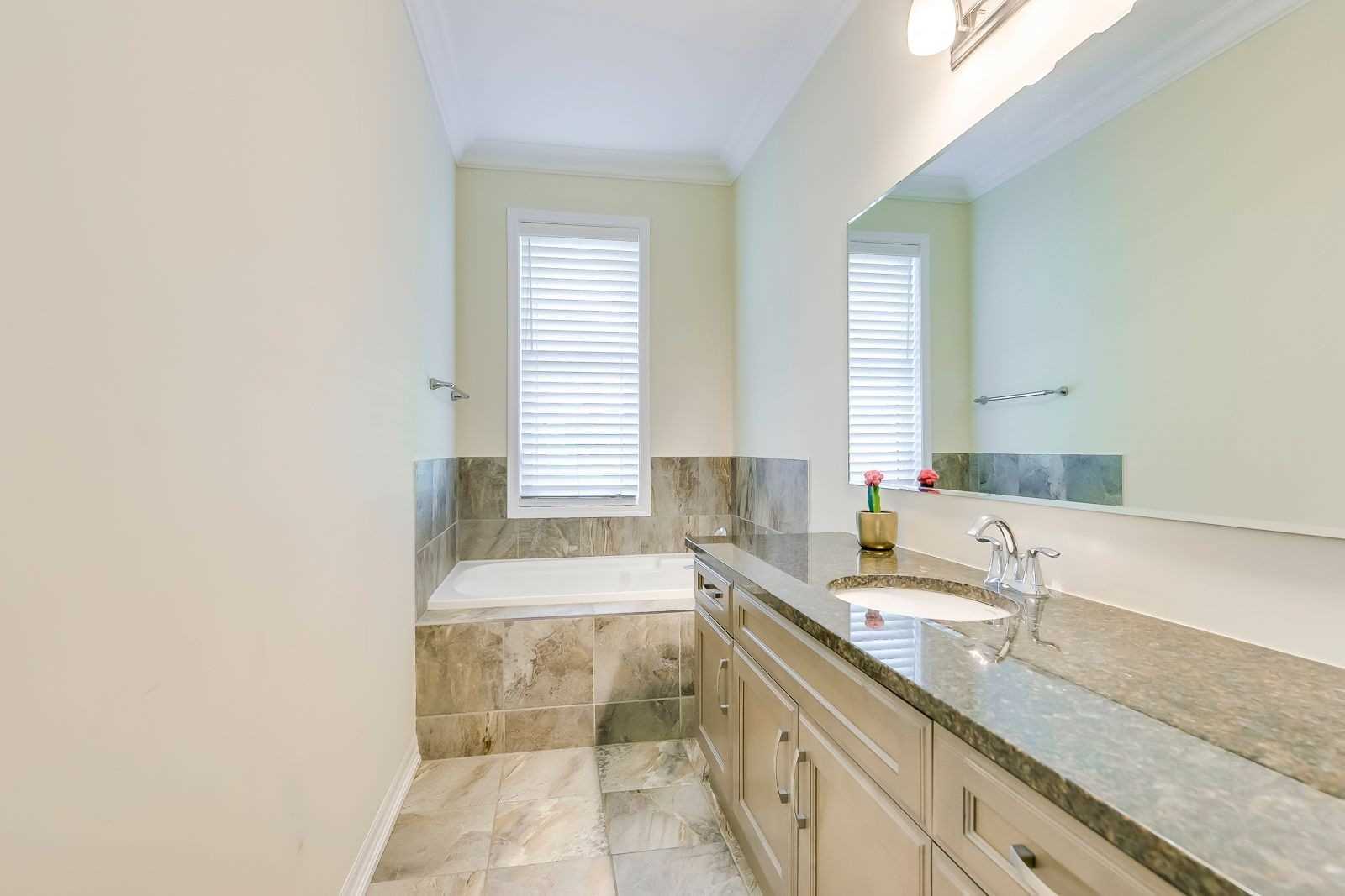 Listing W5883906 - Large Photo # 31