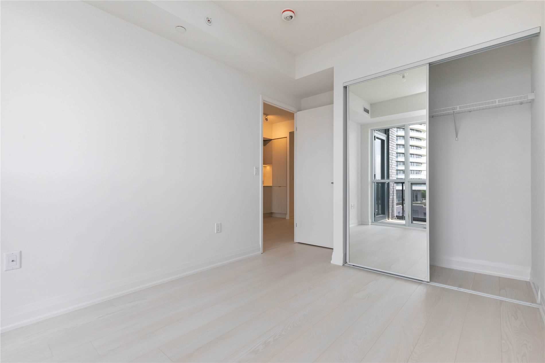 Listing W5884301 - Large Photo # 14