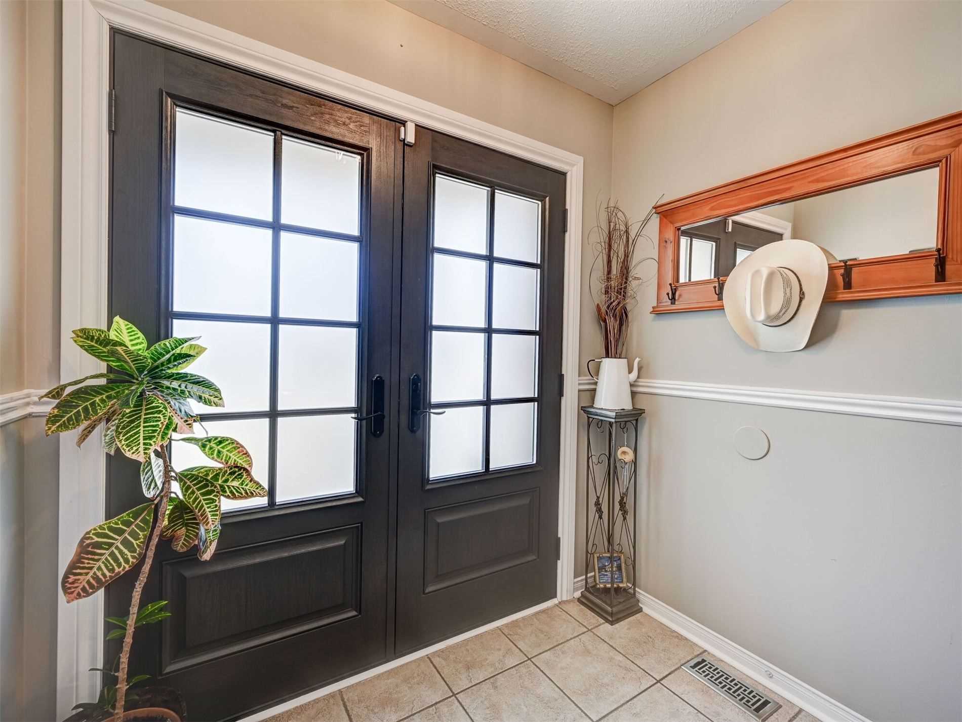 Listing W5884329 - Large Photo # 2