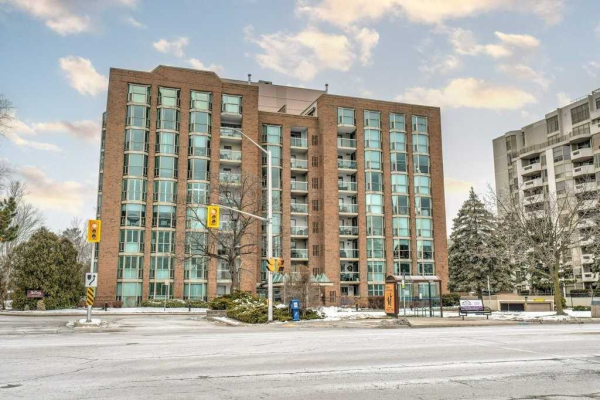 1225 North Shore Blvd E, Burlington