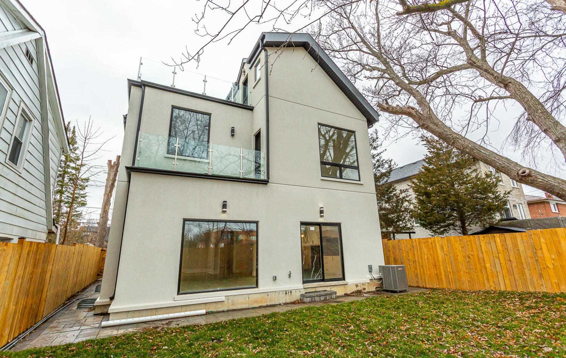 886 Atwater Ave