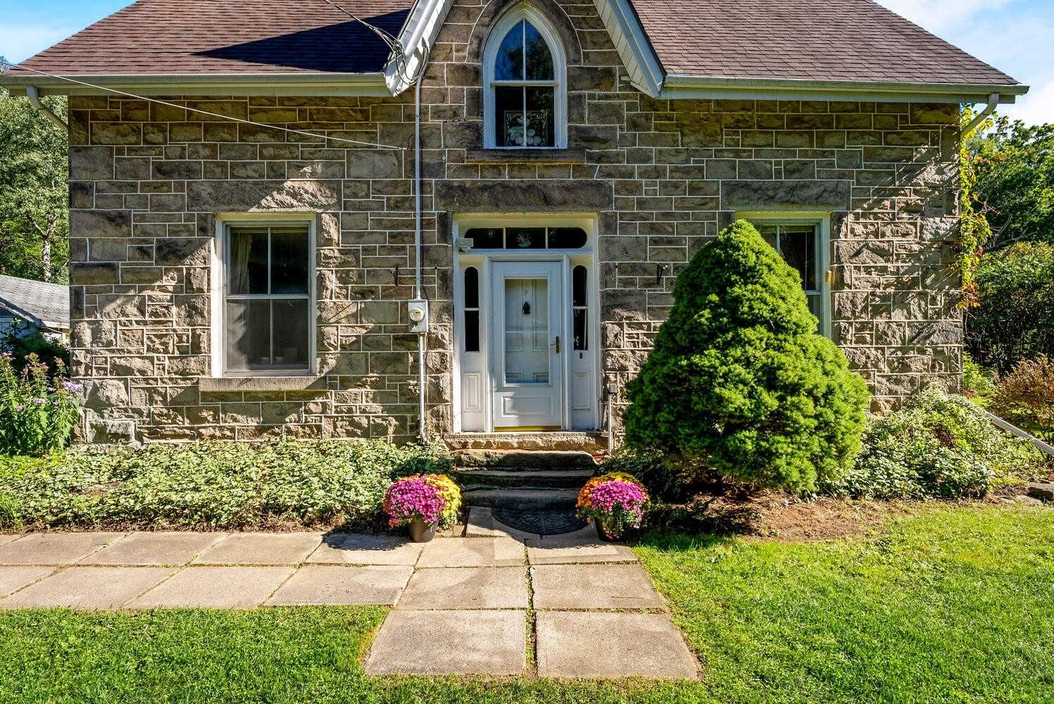 Listing W5884821 - Large Photo # 2