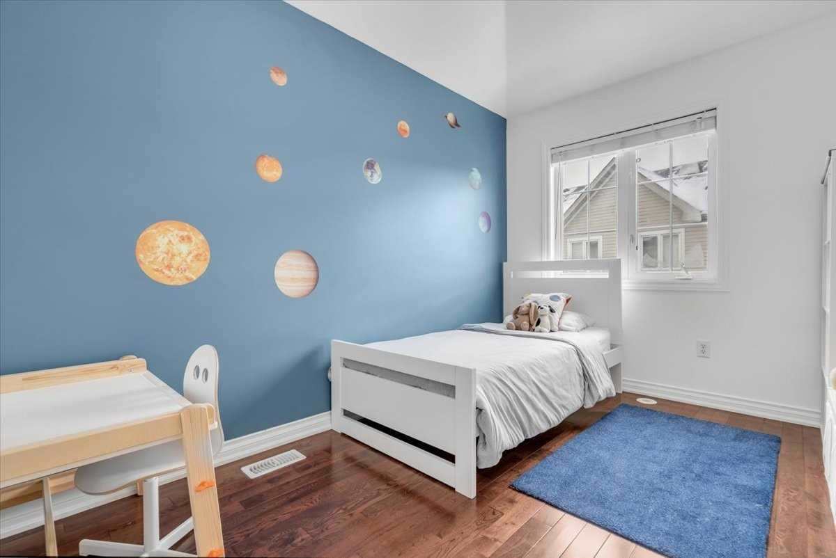 99 Piggott Mews