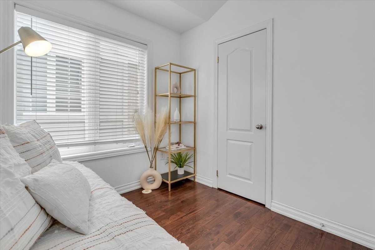 99 Piggott Mews