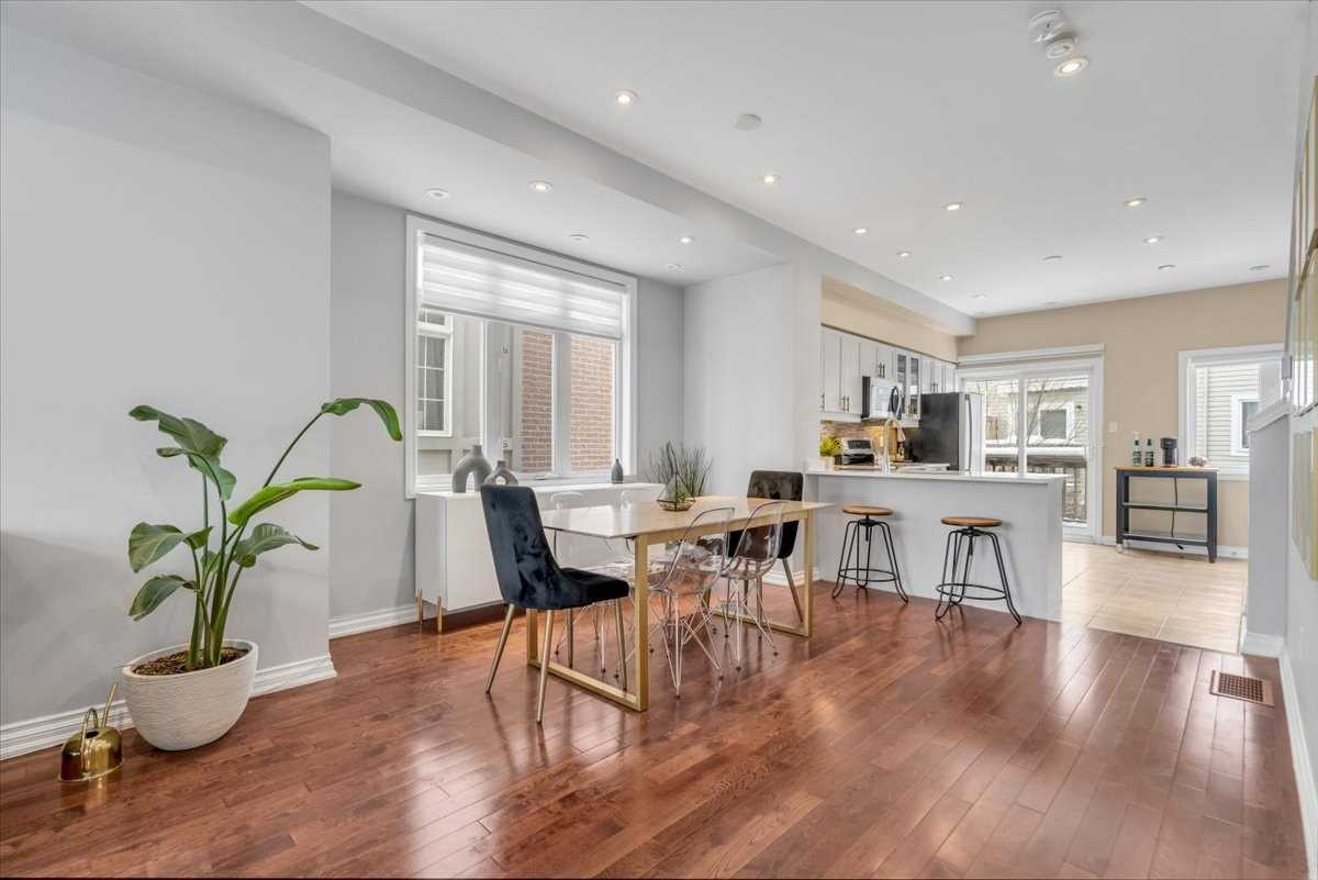 99 Piggott Mews