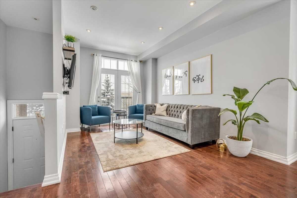 99 Piggott Mews