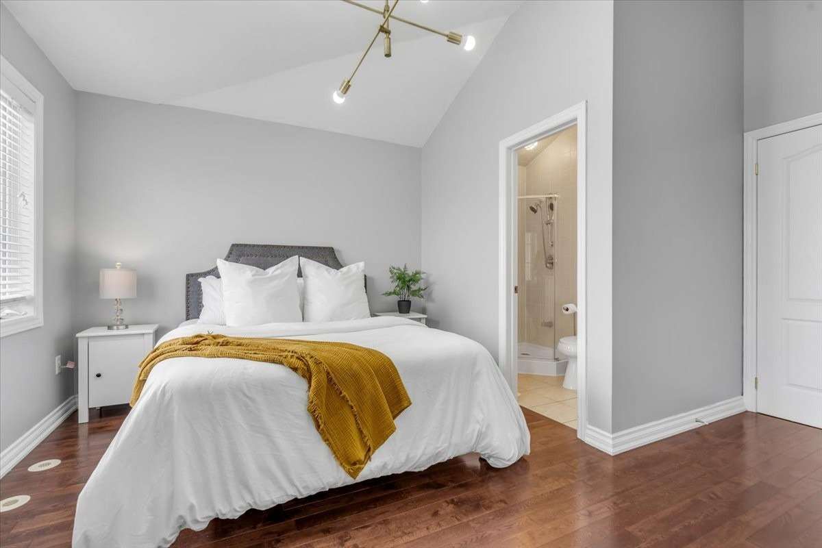 99 Piggott Mews