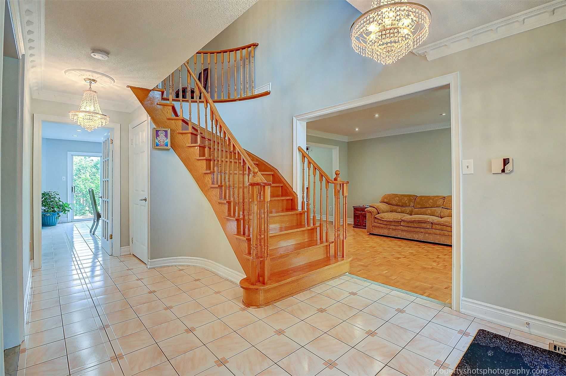 Listing W5885221 - Large Photo # 4