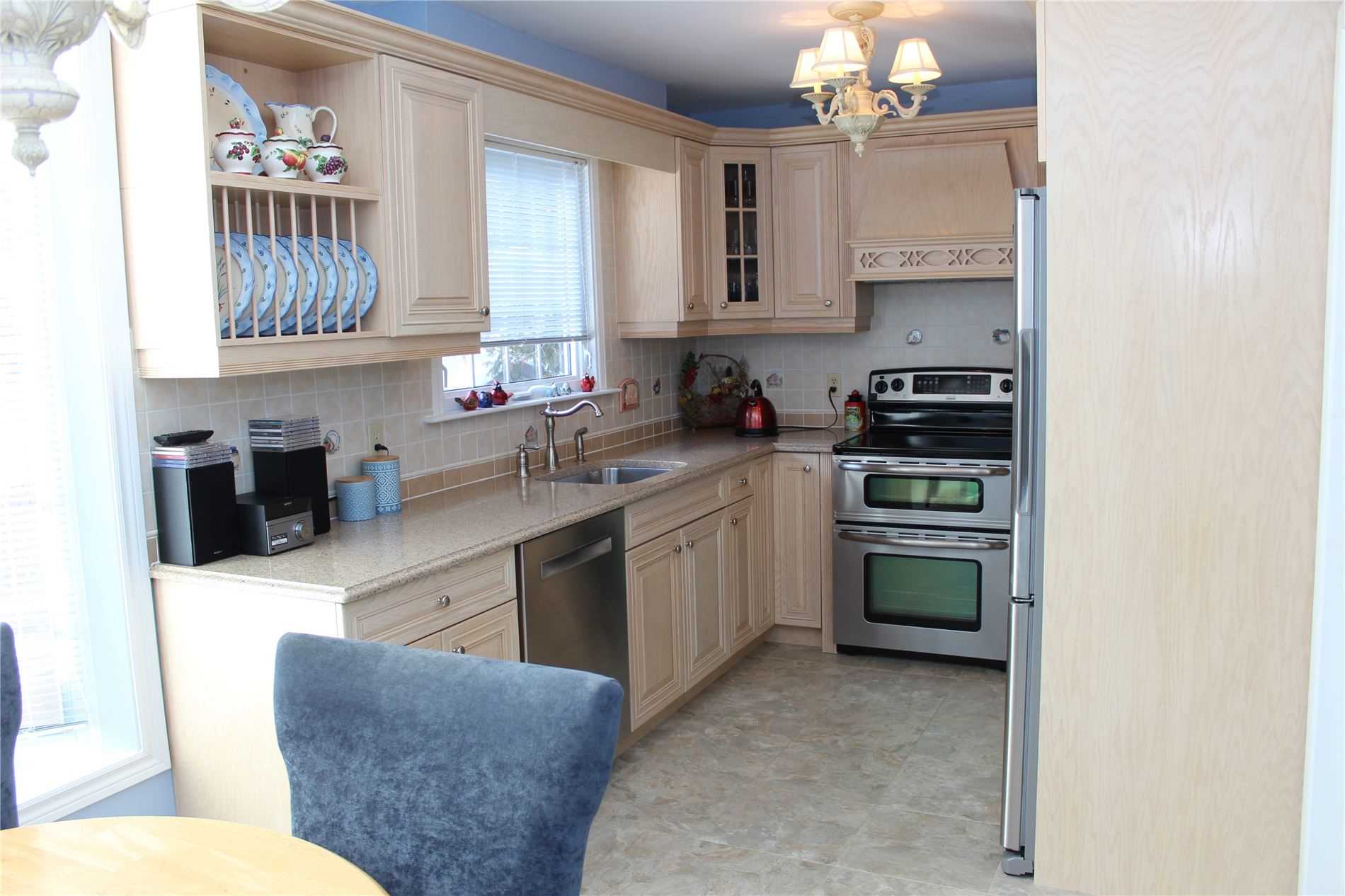 322 Kingsway Place