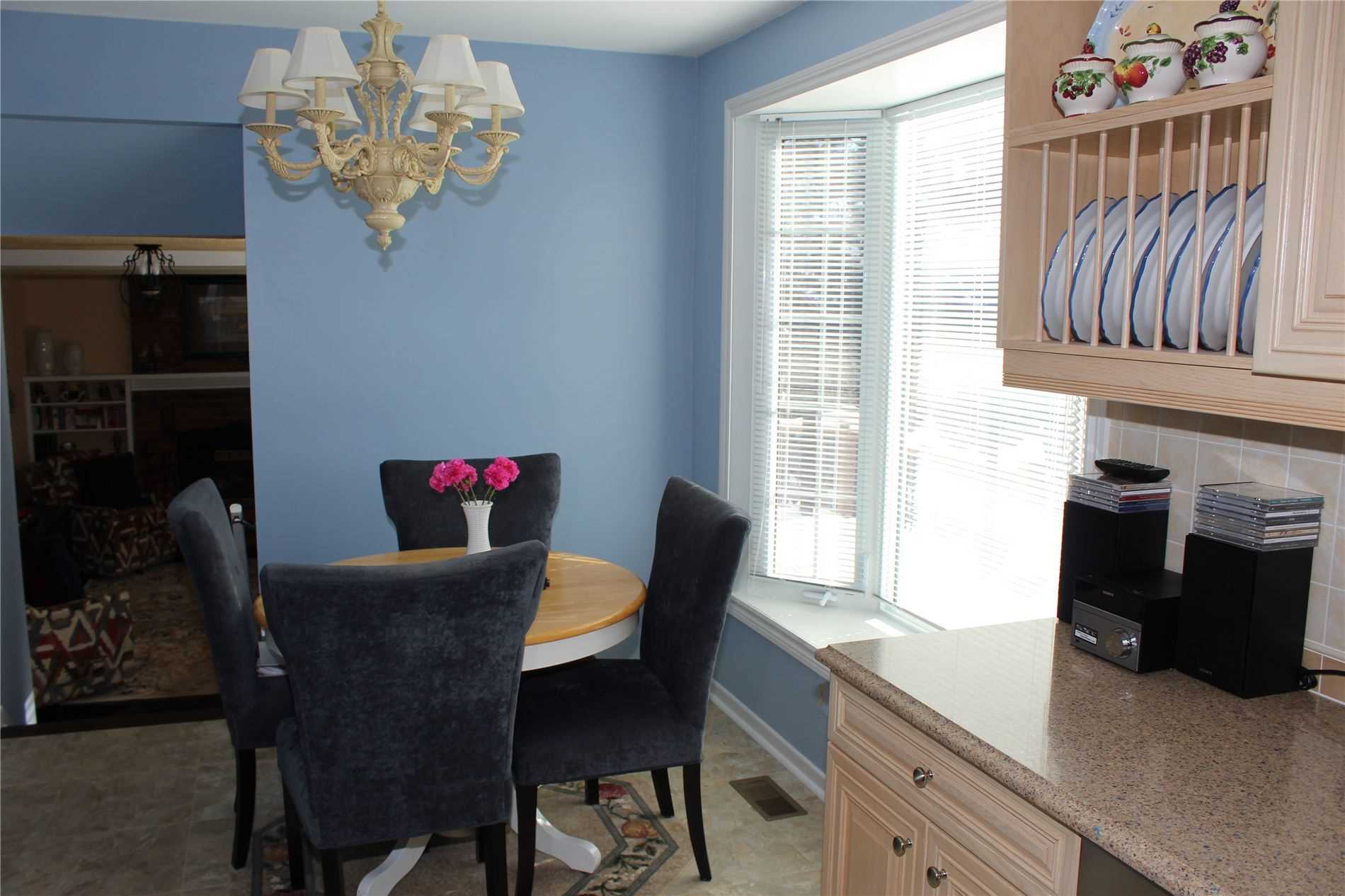 322 Kingsway Place