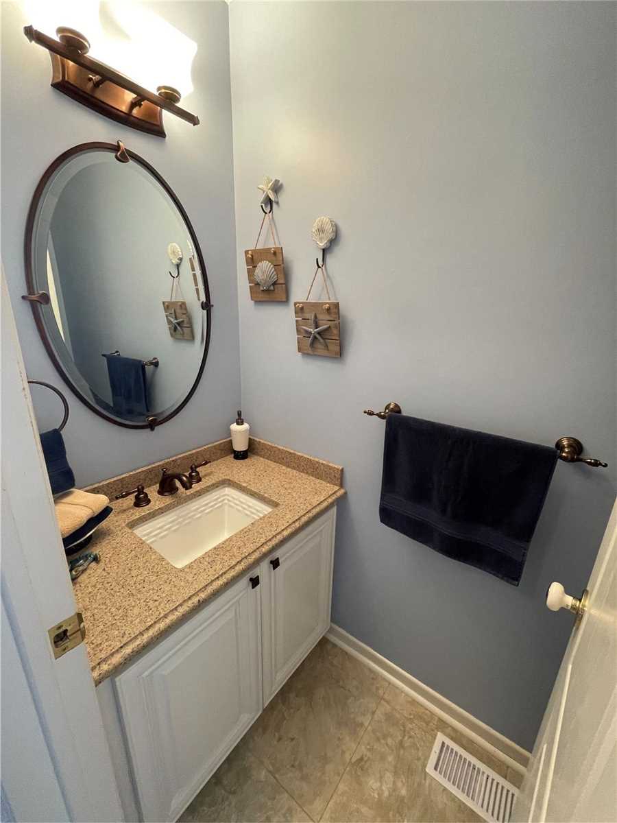322 Kingsway Place