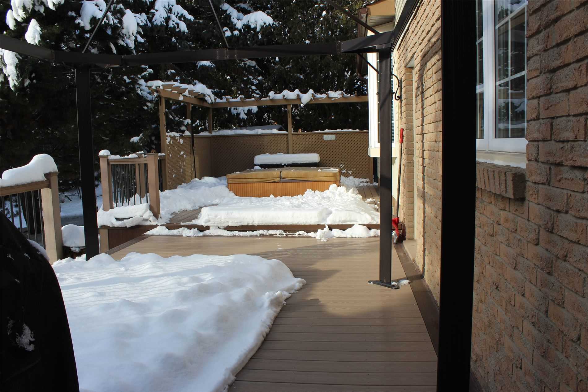 322 Kingsway Place