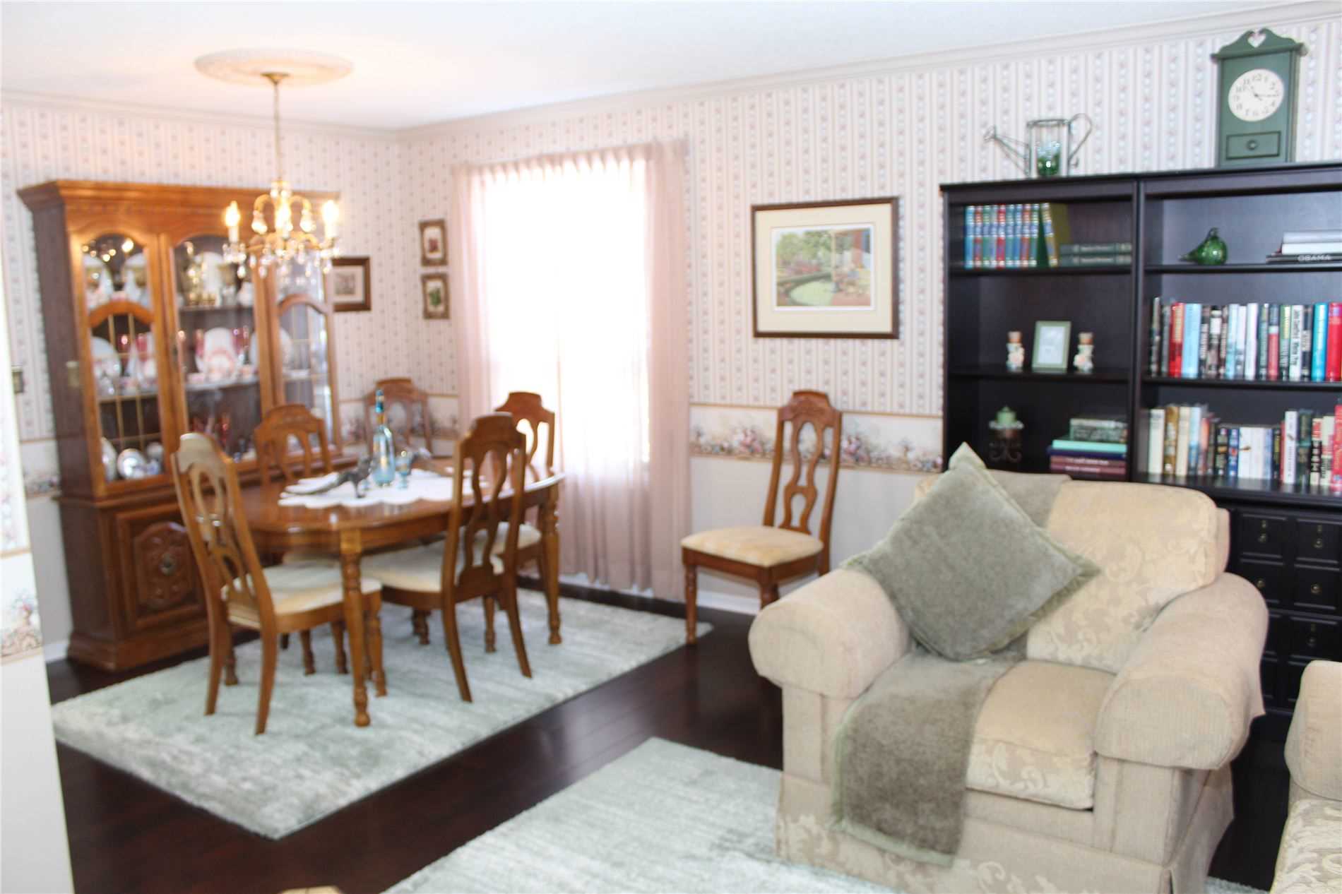 322 Kingsway Place