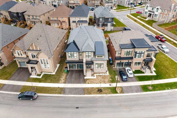 31 Rolling Acres Dr, Brampton