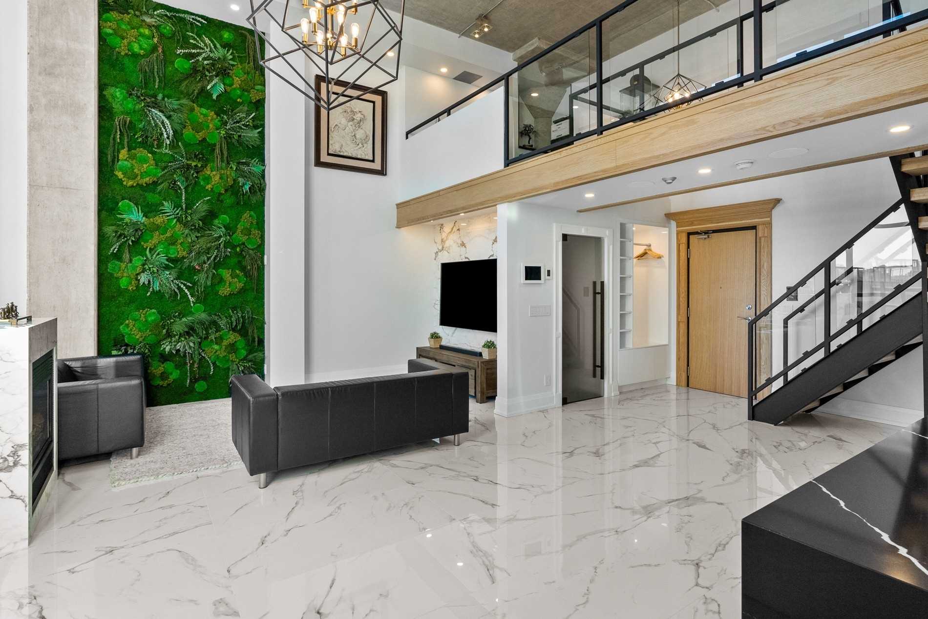 Listing W5885362 - Large Photo # 1