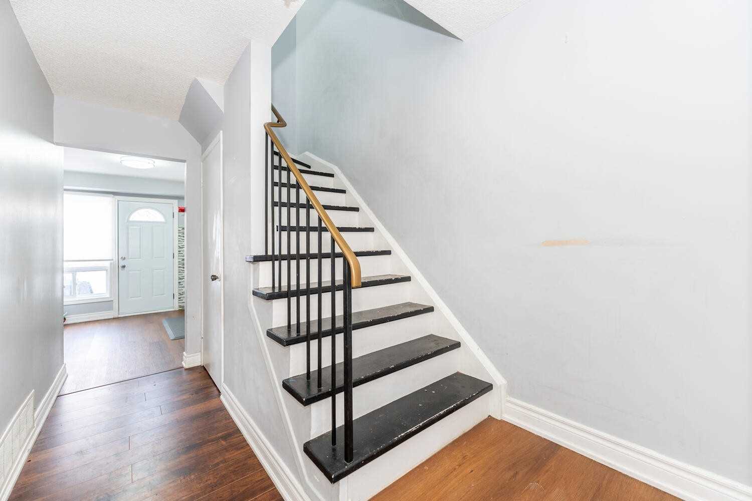 Listing W5885401 - Large Photo # 15