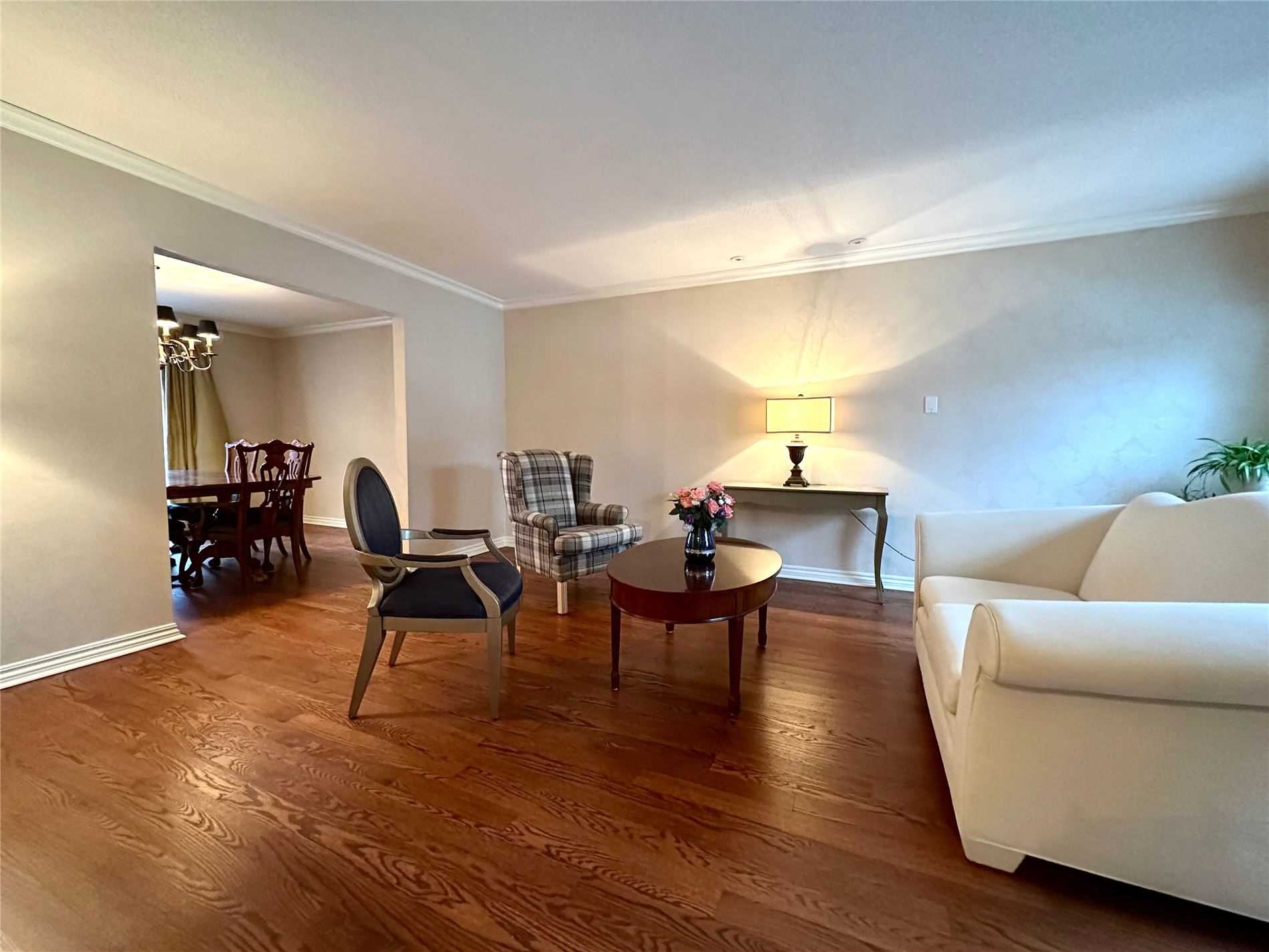 Listing W5885585 - Large Photo # 3