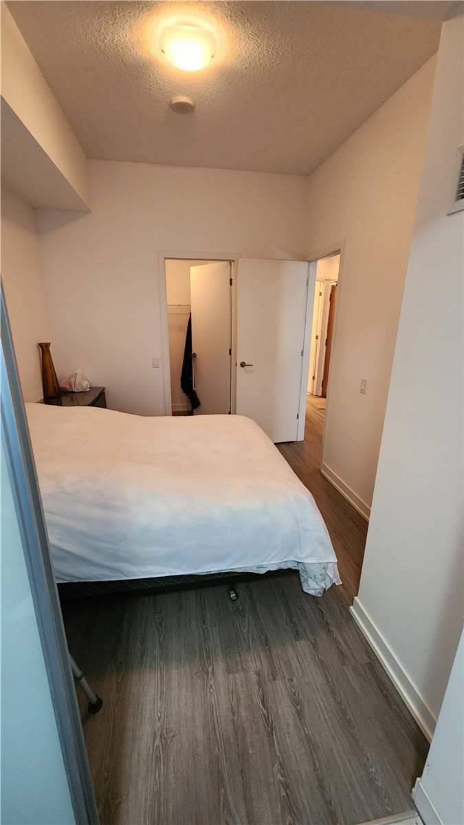 2200 Lake Shore Blvd W, #818