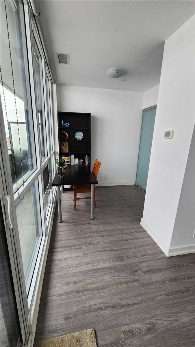 2200 Lake Shore Blvd W, #818