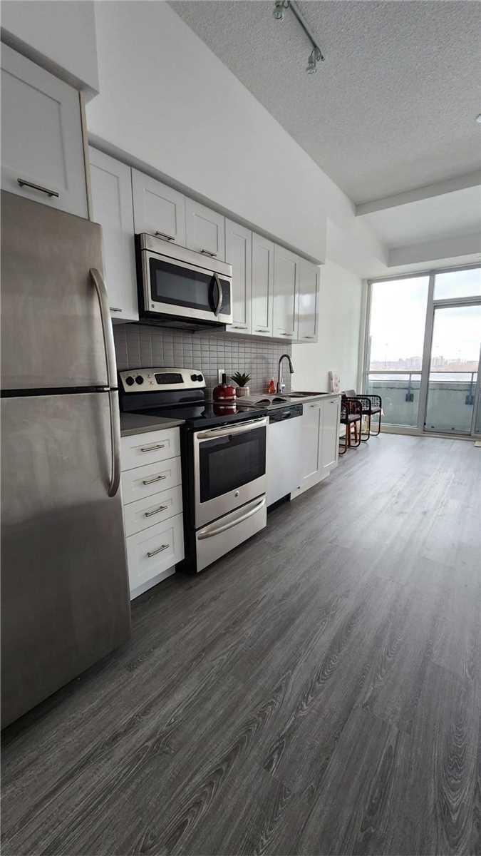 2200 Lake Shore Blvd W, #818