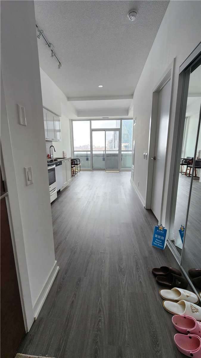 2200 Lake Shore Blvd W, #818