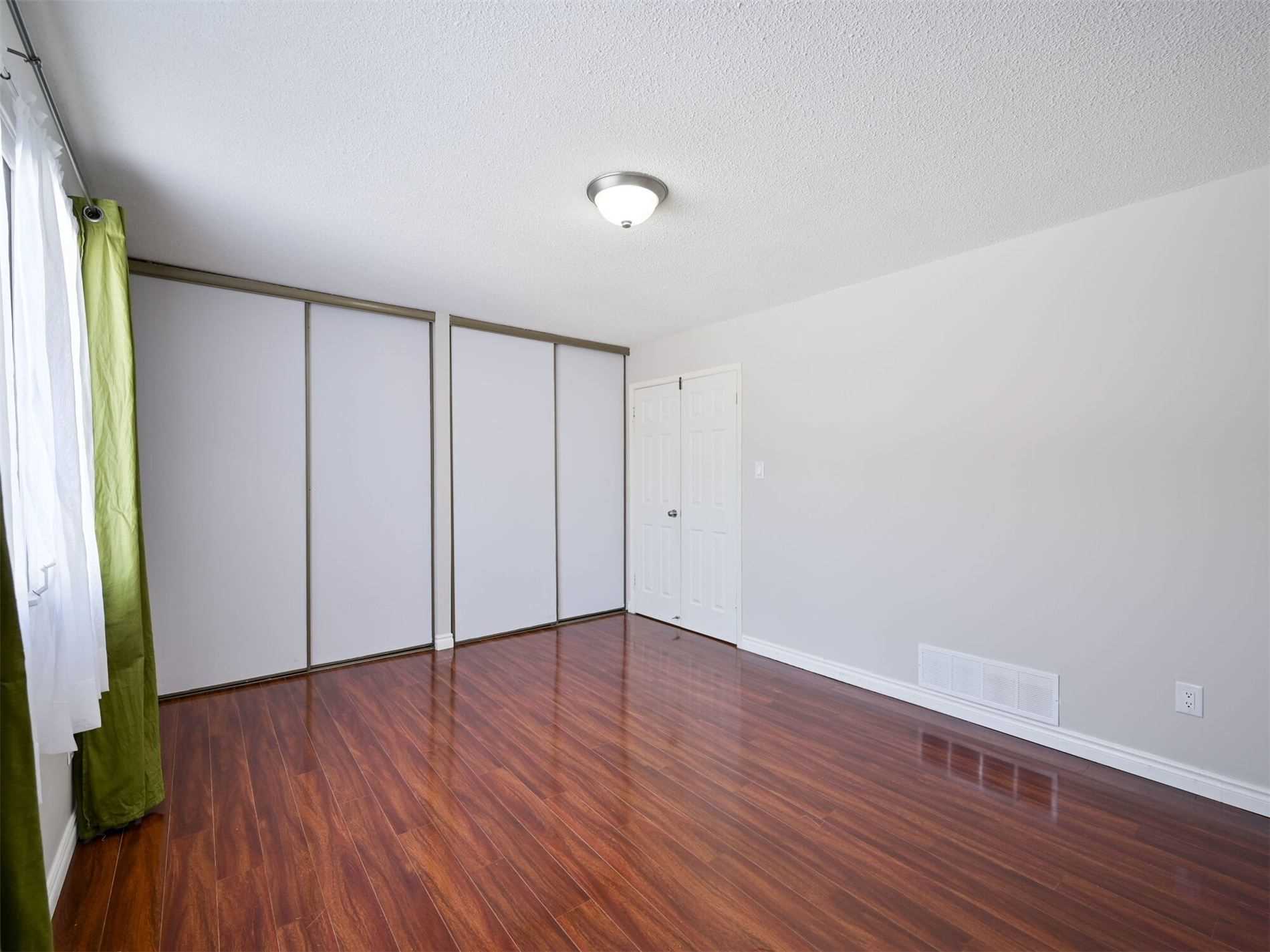 Listing W5885848 - Large Photo # 18