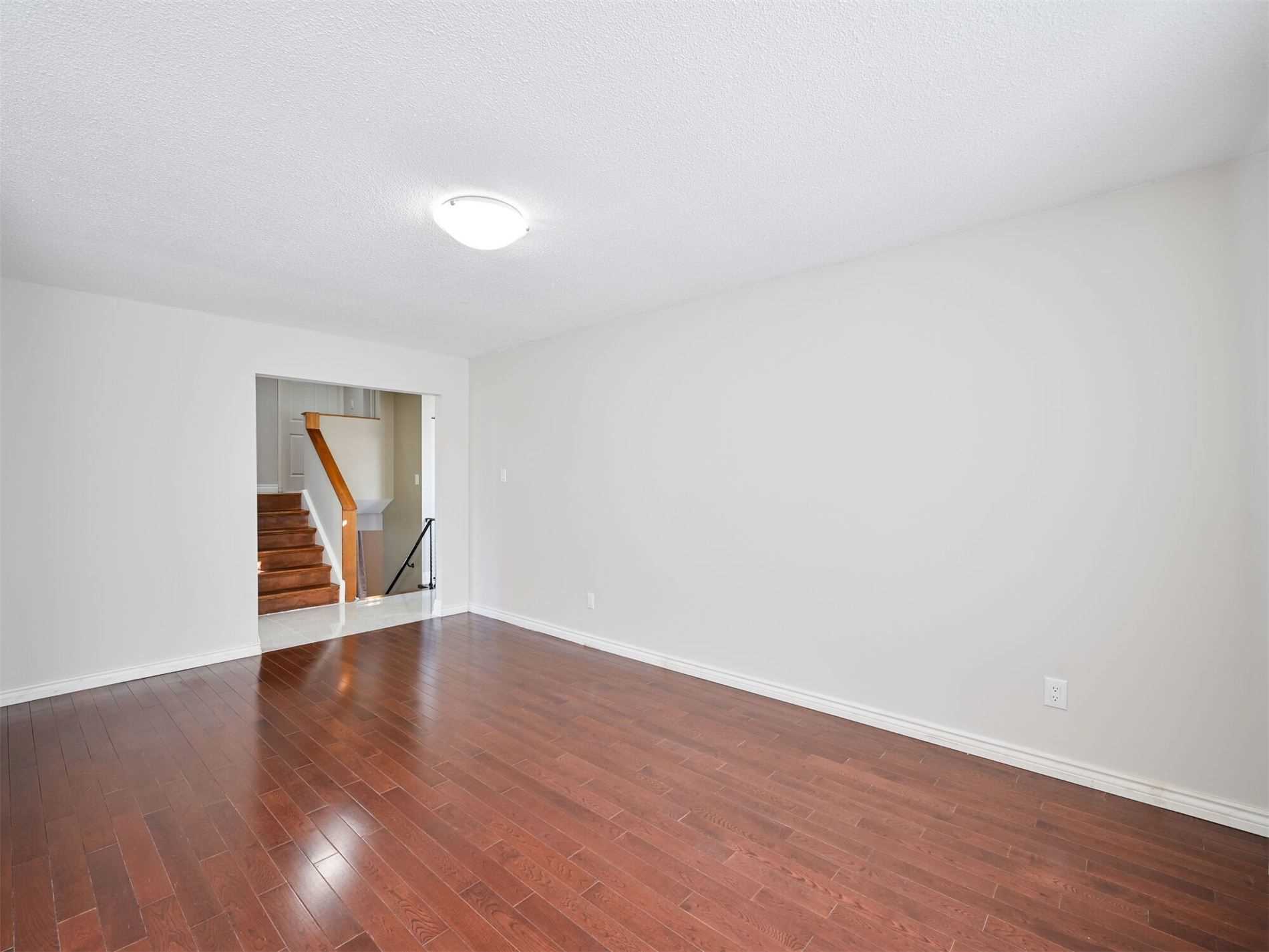 Listing W5885848 - Large Photo # 7