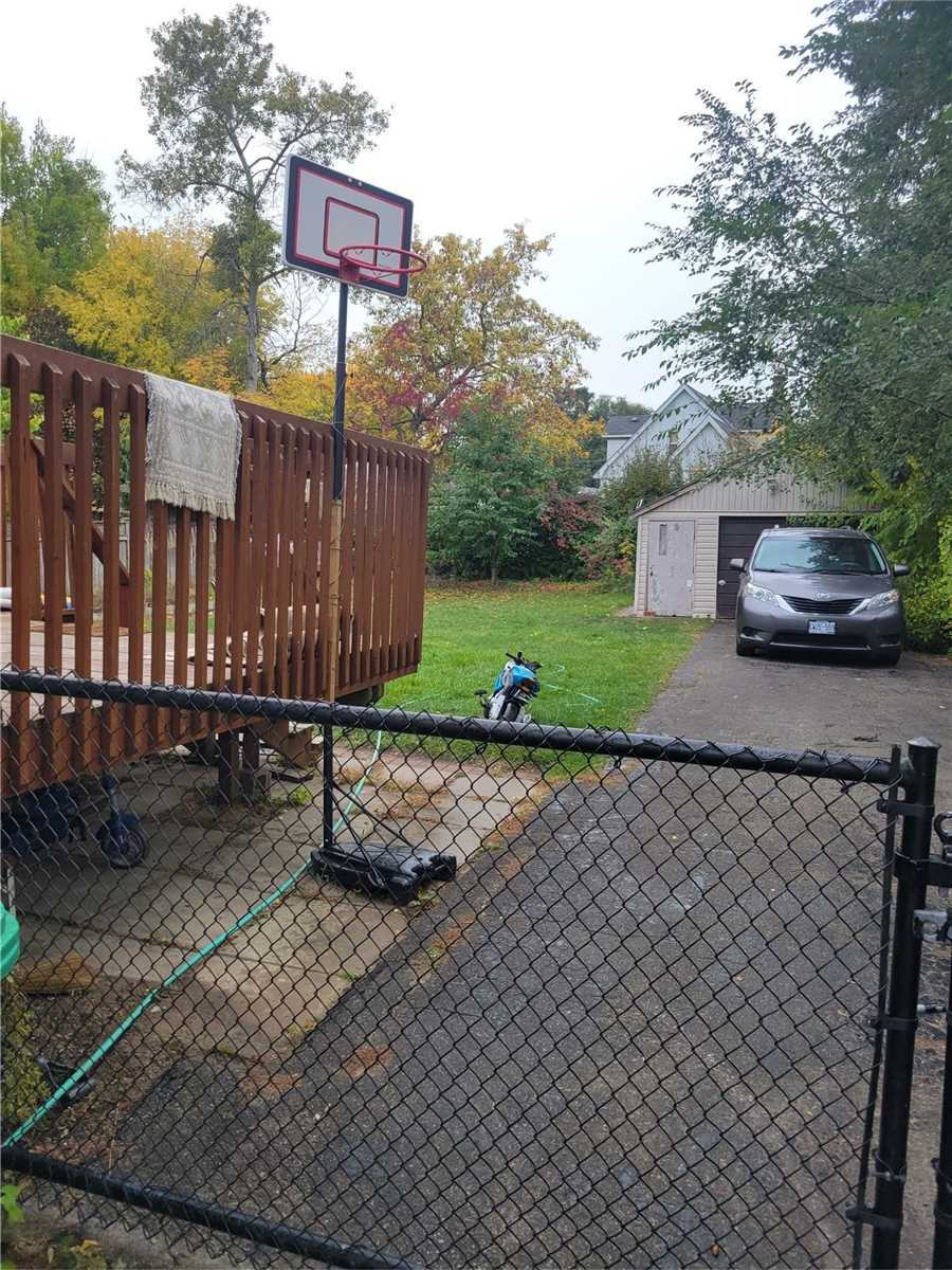 Listing W5885880 - Large Photo # 3