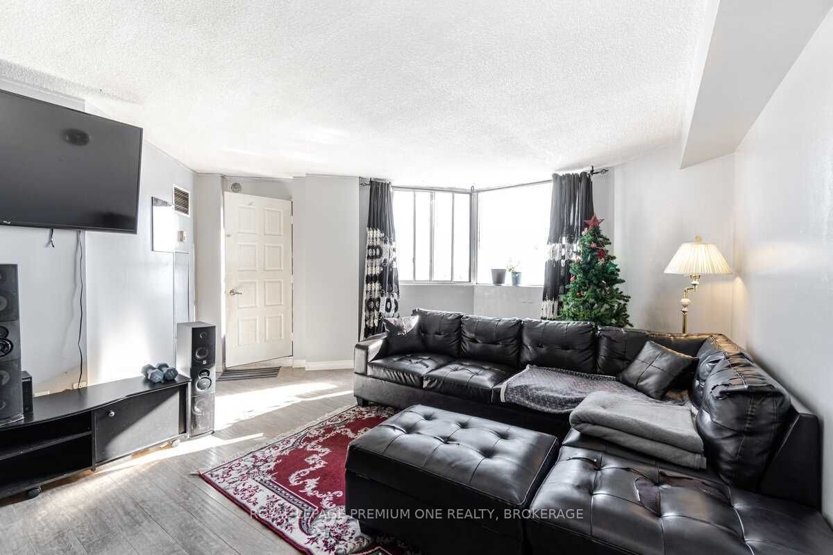 Listing W5885902 - Large Photo # 13