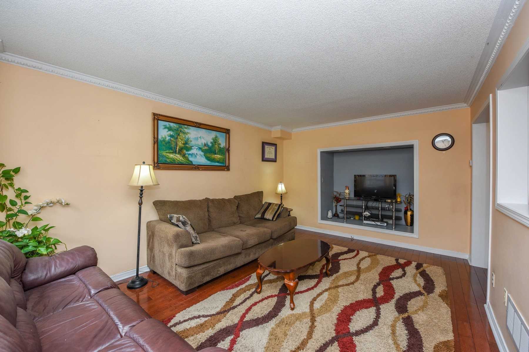 224 Richvale Dr S
