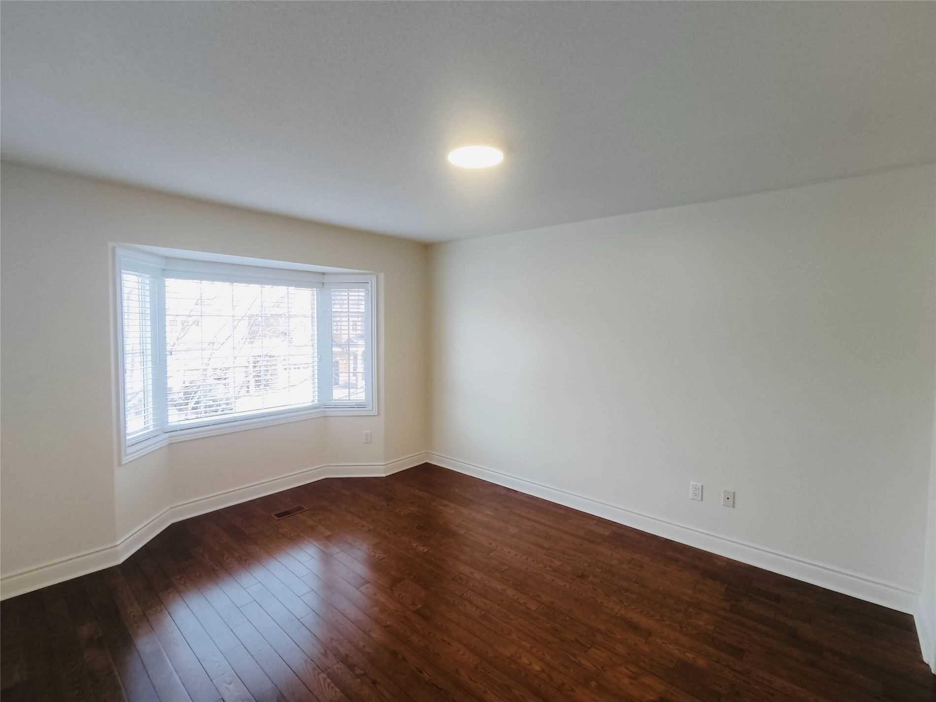 Listing W5886036 - Large Photo # 24