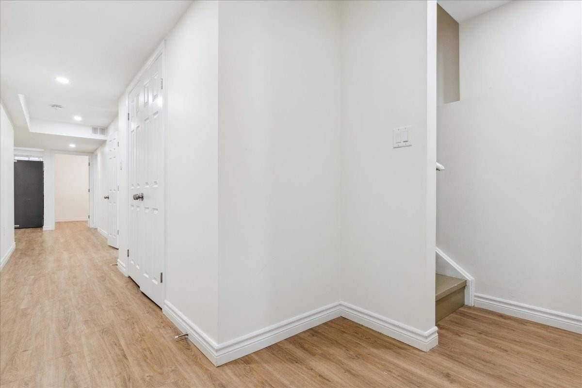 Listing W5886303 - Large Photo # 8