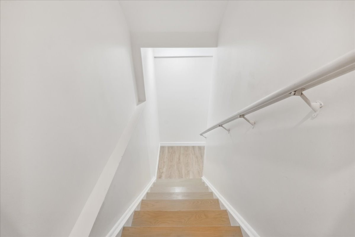 Listing W5886303 - Large Photo # 6