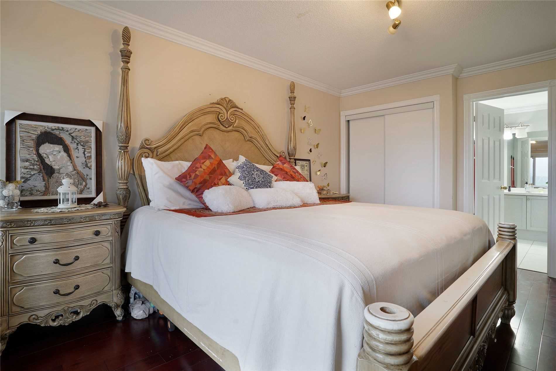 Listing W5886401 - Large Photo # 14