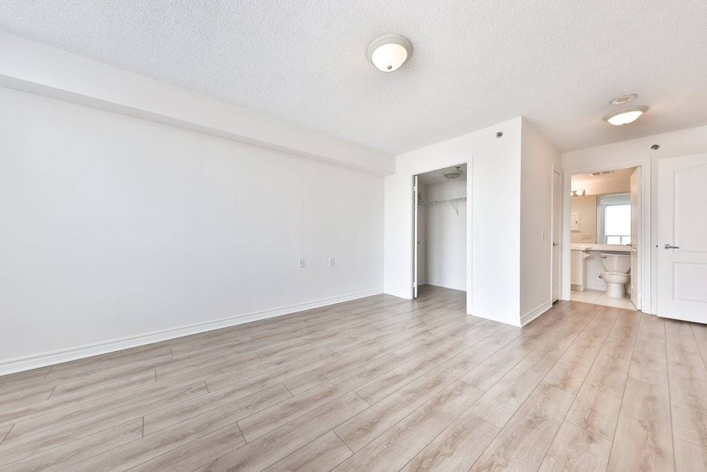 Listing W5886568 - Large Photo # 18