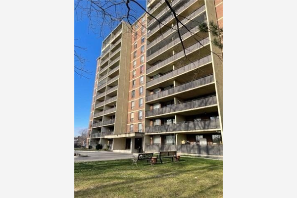 15 London Green Crct, Toronto
