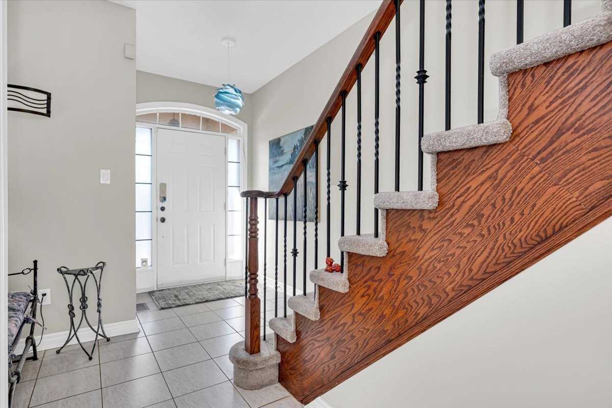 Listing W5888197 - Large Photo # 2