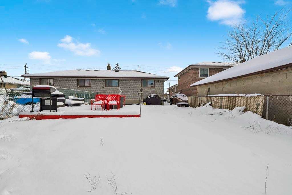 102 Northover St