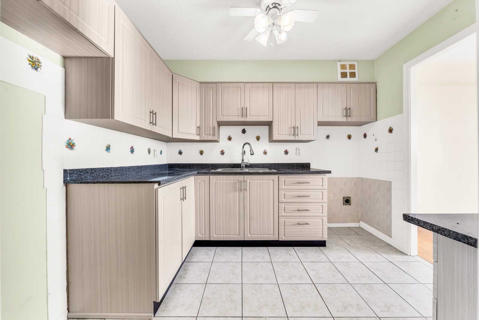Listing W5888787 - Large Photo # 17