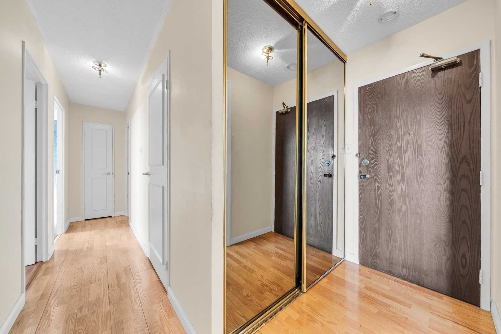 Listing W5888787 - Large Photo # 9